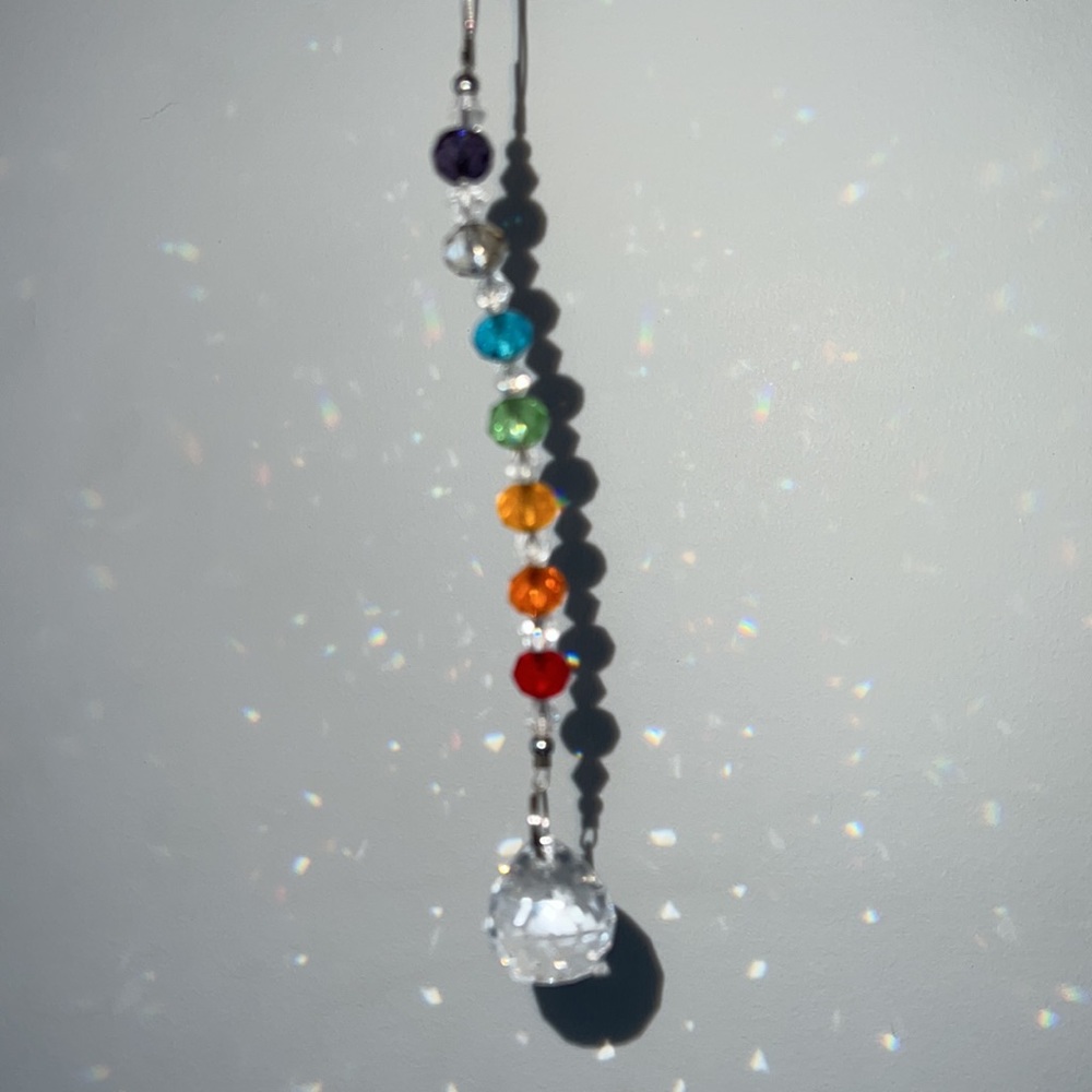 Sun catcherπ chakra crystal diamond ball 20mm rainbow shiny strand beaded decor - Picture 9 of 10
